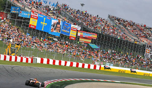 Die Spanier wollten Fernando Alonso sehen. Einen Sieg ihres Helden werden sie aber kaum feiern können