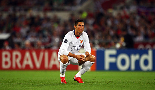 Tja, da guckt er: Das frühe Tor von Barca passte Cristiano Ronaldo natürlich gar nicht in den Kram