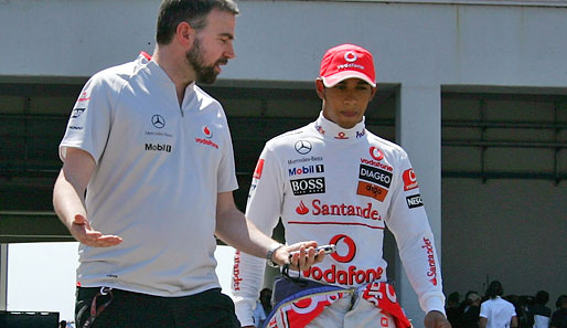 Lewis Hamilton schied schon in der ersten Session aus und hatte danach viel Zeit für Fachgespräche