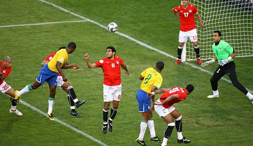 Juan brachte Brasilien gegen Ägypten kurz vor der Pause mit 3:1 in Front, das Spiel schien entschieden...