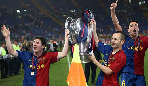 Drei aus der Barca-Jugend auf dem Thron: Messi, Iniesta und Xavi (v.l.) mit der Champions-League-Trophäe
