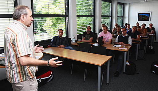 Am Dienstag begann der 56. Fußball-Lehrer-Lehrgang des Deutschen Fußball-Bundes (DFB) an der Hennes-Weisweiler-Akademie in Köln