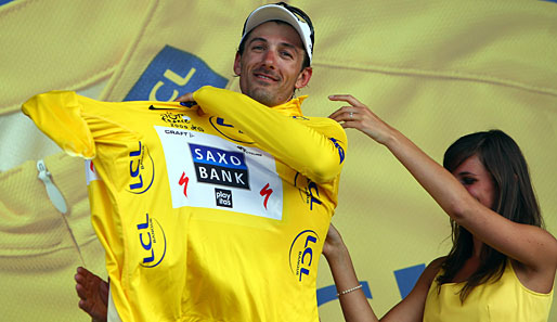 In der Gesamtwertung verteidigte Fabian Cancellara (SAX) trotz verbruzzelter Nase das Maillot Jaune