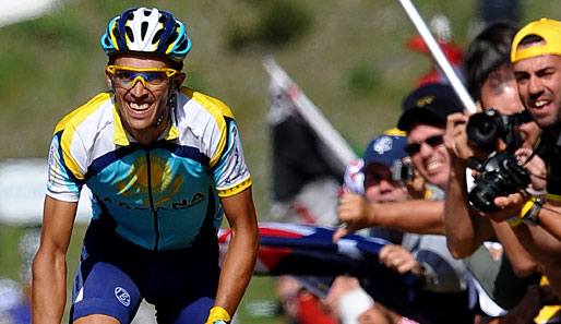 ...riss der 26-Jährige ein Loch und kein Konkurrent konnte ihm folgen. Im Ziel hatte Contador 43 Sekunden Vorsprung vor Andy Schleck