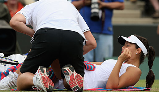Ana Ivanovic verletzte sich im Match gegen Venus Williams am Oberschenkel. Auch die Behandlung des Physiotherapeuten brachte nichts...