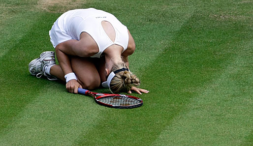 Auch Elena Demtiewa versuchte es mit einem Stoßgebet. Scheinbar war der Draht von Serena Williams besser. Nach drei hart umkämpften Sätzen kam für sie das Aus.