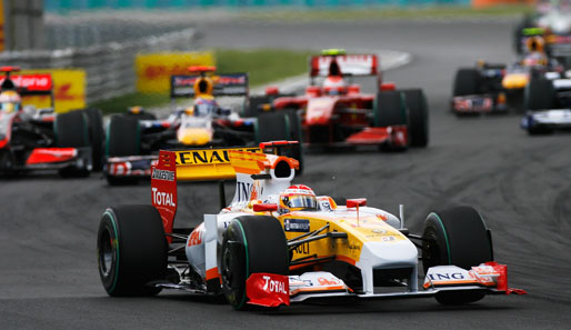 Es führt: Fernando Alonso. Noch. Denn nach seinem Stopp in Runde 13 löst sich sein rechter Vorderreifen. Das Aus für den Spanier