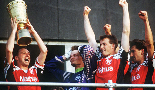 Der größte Erfolg: 1992 gewannen die 96er als erster echter Zweitligist den DFB-Pokal