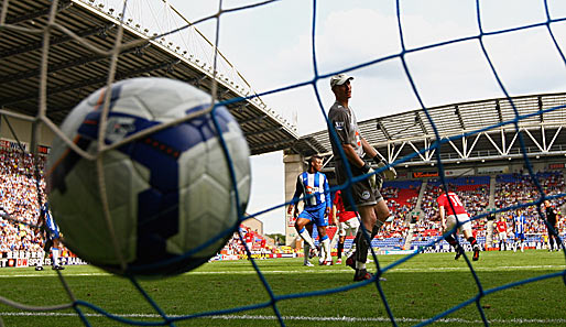 Wigan-Keeper Chris Kirkland konnte die Treffer von Rooney nicht verhindern