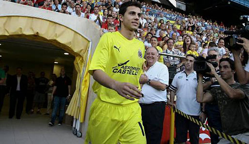 Doch auch andere Vereine holten sich Verstärkung aus dem Ausland. Der FC Villarreal hat den 24 Jahre alten Mittelstürmer Nilmar unter Vertrag genommen