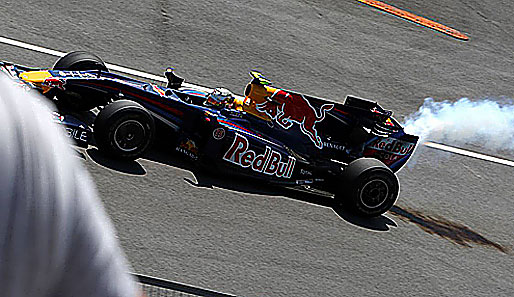 Noch schlimmer traf es Sebastian Vettel. In der 24. Runde verabschiedete sich das Renault-Aggregat des Red Bull. Die zweite Nullnummer in Folge