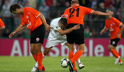 2009 wagte er den Schritt ins deutsche Oberhaus: Beim 1. FSV Mainz 05 soll sich Ivanschitz (l.) im kreativen Mittelfeld einbringen