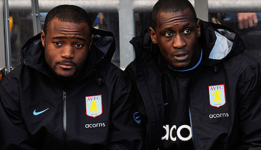 Woran die beiden Jungs wohl gerade denken? Aston Villas Emile Heskey (r.) und Teamkollege Nigel Reo-Coker während der Partie gegen den FC Chelsea