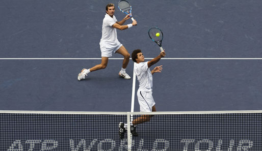 Julien Benneteau (l.) und Jo-Wilfried Tsonga gewannen die Doppelkonkurrenz beim ATP-Turnier in Shanghai