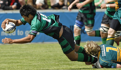 Unsanft von den Beinen geholt wurde Tevita Latu beim Rugby-Match zwischen Mid Canterbury und South Canterbury in Ashburton, Neuseeland