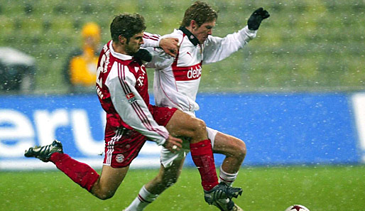 Während seiner ersten Zeit beim VfB Stuttgart reifte Hleb zum Führungsspieler. Hier misst er sich mit Bayerns Torsten Frings