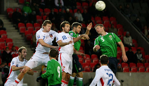 Tschechien - Nordirland 0:0: In Prag war zwar viel Betrieb, doch ein Tor gelang keinem der beiden Teams - nun müssen sie sich die WM 2010 vor dem Fernseher verfolgen