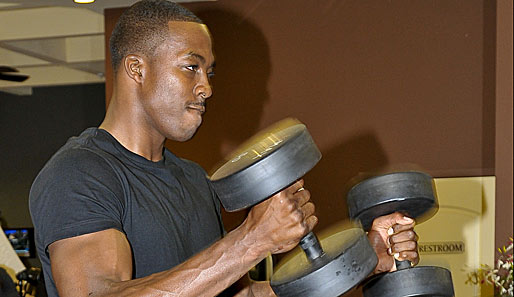 Da kommen Howards Muskeln her - häufiger mal Gewichte stemmen