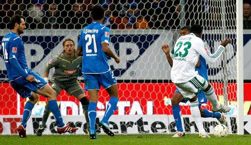 Grafite (r.) sorgte nach seiner Rückkehr aus Brasilien für den Wolfsburger Siegtreffer