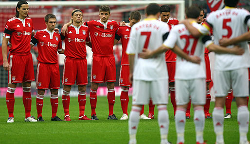 Bayern München - Bayern Leverkusen 1:1: Auch in München gibt es vor dem Spiel eine Gedenkminute für Robert Enke