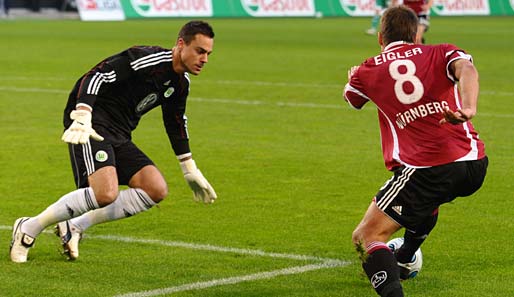 VfL Wolfsburg - 1. FC Nürnberg 2:3: Wolfsburgs Torhüter Diego Benaglio hatte gegen den Club sehr viel zu tun