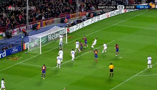 Der Ball zappelt links unten im Eck, das frühe 1:0 für Barca in der 10. Minute