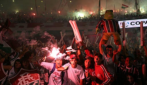 Auch in Rio de Janeiro sind die Fans im wahrsten Sinne des Wortes feurig unterwegs