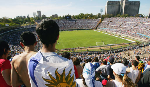 Das Stadion Centenario in Montevideo fasst 100.000 Zuschauer