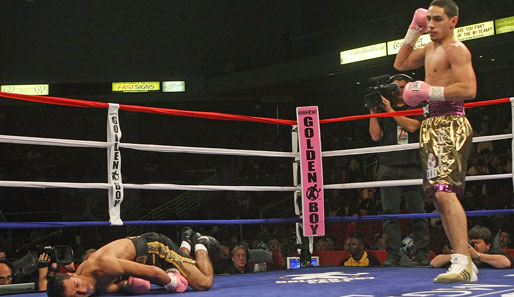 Danny Garcia möchte weiterboxen, sein Gegner Enrique Colin ruht sich lieber aus und verschläft den WBC Jugend Intercontinental Fight im Junior-Weltergewicht