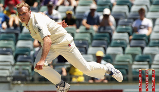 Beim Cricket in Perth legte sich der Australier Doug Eagle Bollinger gegen das Team der West Indies besonders ins Zeug