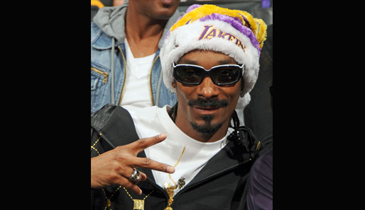 Lakers-Fan Snoop Dog ist definitiv der lässigste Weihnachtsmann dieses Planeten. Was der wohl den Kindern unter den Weihnachtsbaum legt?