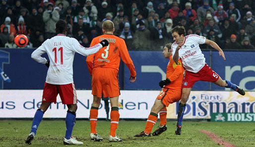 Joris Mathijsen brachte den HSV nach neun Minuten mit einem Kopfball in Führung. Marcell Jansen hatte verlängert