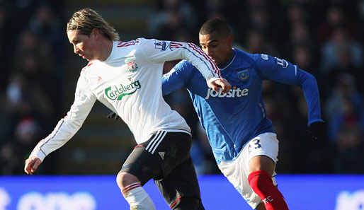 FC Portmouth - FC Liverpool 2:0: Nächster schwerer Dämüpfer für die Reds um Fernando Torres (gegen Kevin Boateng)