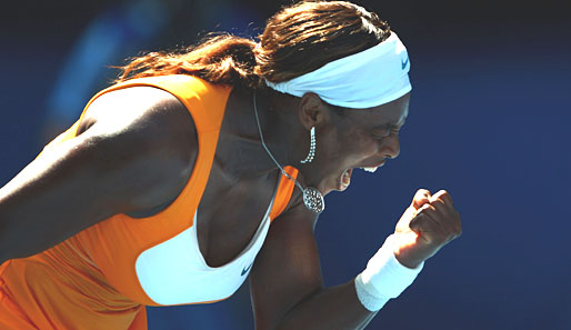 Im Finale geht es gegen Serena Williams. Die Titelverteidigerin hatte gegen Li Na (China) allerdings etwas mehr zu tun: 7:6 (7:4), 7:6 (7:1)