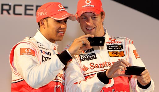 Die beiden McLaren-Fahrer für die kommende Saison waren so begeistert, dass sie gleich selbst ein paar Schnappschüsse machten