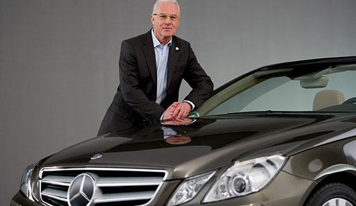 "Ich freue mich über die jetzt geschlossene Partnerschaft, meine Affinität zum Erfinder des Automobils ist tief verwurzelt“, sagte Franz Beckenbauer zur zukünftigen Zusammenarbeit