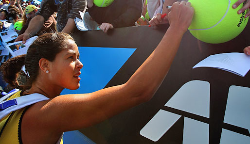 Grund zu strahlen hatte auch Ana Ivanovic. Nach einer verkorksten Saison 2009 hatte sie in ihrer Erstrunden-Partie keine Probleme