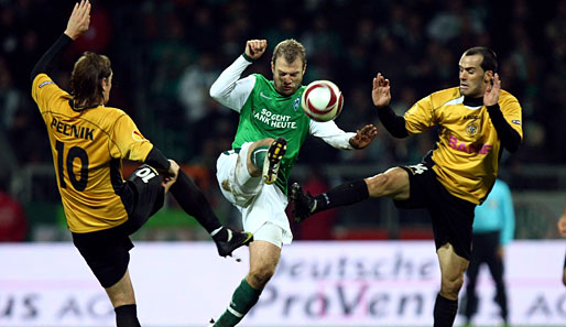 Ruben Micael spielte in der Europa League noch mit Nacional Funchal gegen Werder, jetzt soll der 23-jährige Spielmacher an die Weser kommen. Wie sein Berater SPOX bestätigte, hat Bremen ein Angebot für den Portugiesen abgegeben, dessen Vertrag 2010 endet