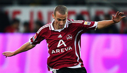 Peer Kluge wechselt per sofort nach Schalke. Der Mittelfeldspieler kommt für geschätzte 1,5 Millionen vom 1. FC Nürnberg. Sein Vertrag bei den Königsblauen läuft bis 2013