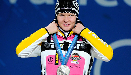 Bei der Siegerehrung strahlte Stephanie Beckert: Erst 21 und schon zwei olympische Silbermedaillen - das lässt hoffen