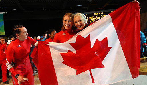 Beim Zweierbob gab es einen Doppelsieg für die Kanadierinnen: Gold holten Heather Moye und Kaillie Humphries, ...