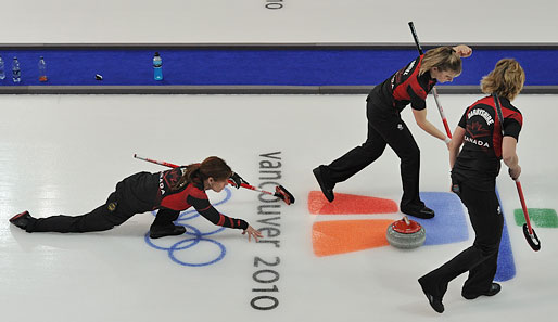 Im Curling ging es um den Finaleinzug. Zuerst waren die Damen dran. Kanada und Schweden setzten sich durch