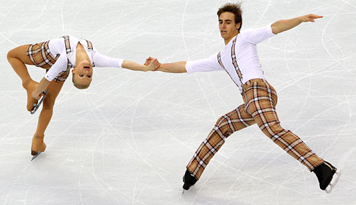 Beim Eiskunstlauf konnten Anais Morand und Antoine Dorsaz zwar nicht mit einer fehlerfreie Vorführung, aber mit einem hübschen Kostüm überzeugen