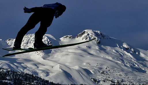 Skispringen: Postkarten-Wetter in Whistler. Beste Bedingungen für die Qualifikation auf der Großschanze