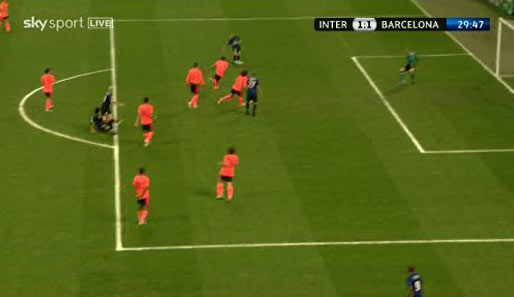 Sneijder darf aus elf Metern unbedrängt abziehen und sich die Ecke aussuchen