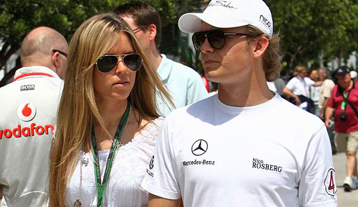Vor dem Qualifying sahen Rosberg und Vivian noch deutlich relaxter aus. Erst danach kam der tückische Regen nach Malaysia