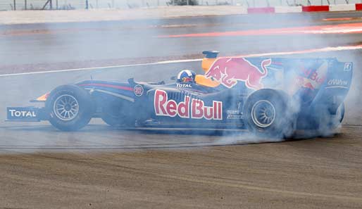 DTM-Pilot David Coulthard ließ es sich nicht nehmen, eine Runde in einem Formel-1-Boliden zu drehen