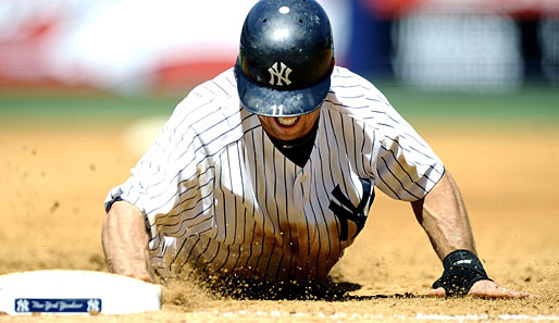 Bruchlandung: Baseball-Profi Brett Gardner beim Spiel der New York Yankees gegen die Baltimore Orioles. Hoffentlich gehen die Flecken aus dem Trikot wieder raus