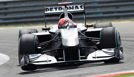 Michael Schumacher dagegen fuhr auf Platz fünf und damit vor seinen Teamkollegen Nico Rosberg
