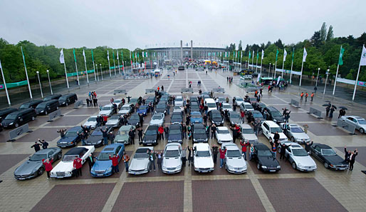 Ziel der Mercedes-Sternfahrt: Das Olympiastadion in Berlin, wo die Teilnehmer live dabei waren beim...